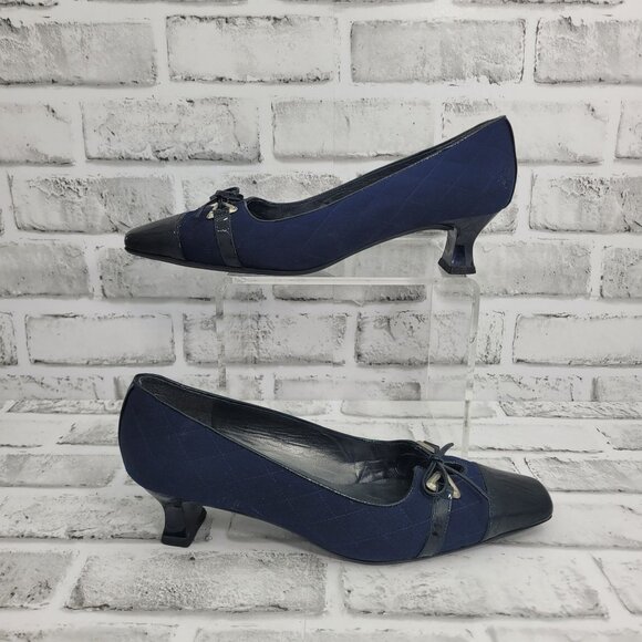 Stuart Weitzman Low Kitten Heel Navy Black Little Bow Shoes Size 8.5 - Picture 2 of 7